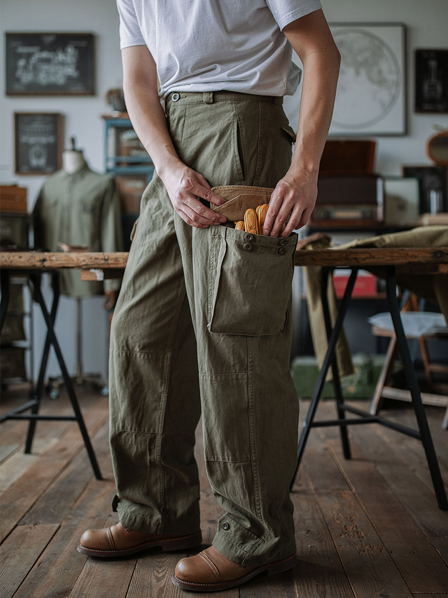 Reproduction du pantalon en sergé à chevrons M-47 de l'armée française 
