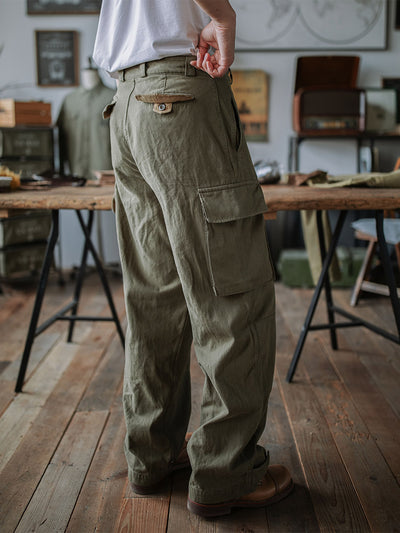 Reproduction du pantalon en sergé à chevrons M-47 de l'armée française 