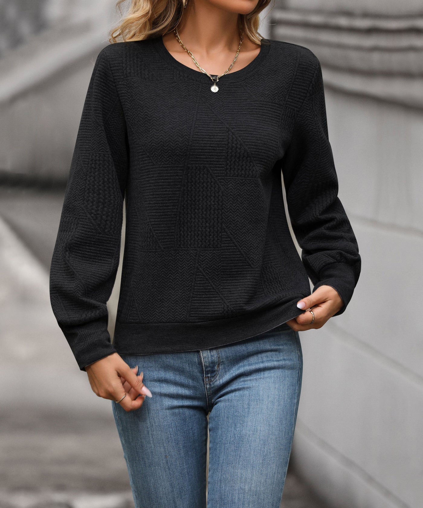 Pull col V à motifs géométriques pour femme