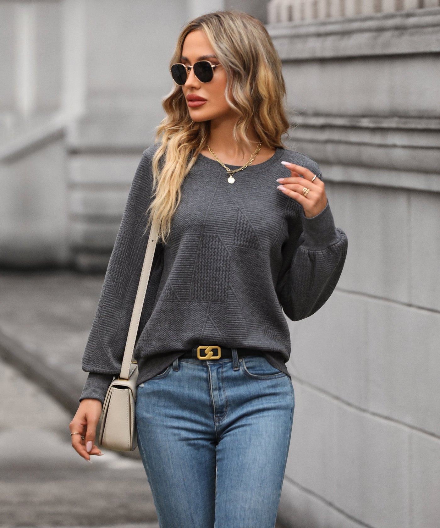 Pull col V à motifs géométriques pour femme